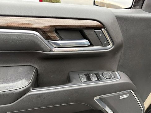 Used 2022 Chevrolet Silverado 1500 LT Trail Boss w/ Convenience Package II image 16