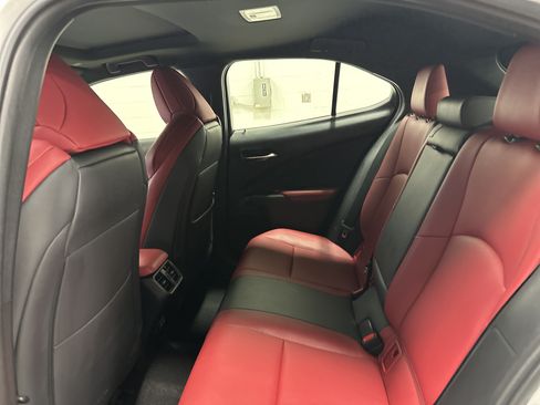Used 2024 Lexus UX 250h F Sport AWD/4WD image 31