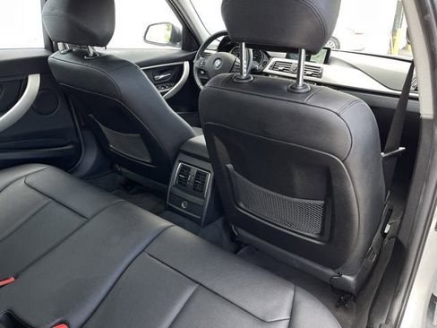 Used 2017 BMW 320i xDrive Sedan image 28