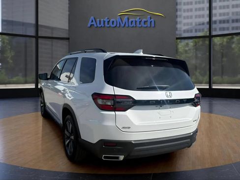 Used 2025 Honda Pilot Elite image 8