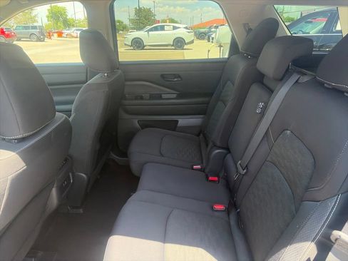 Used 2024 Nissan Pathfinder SV FWD image 21