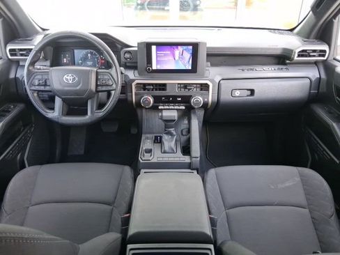 Used 2025 Toyota Tacoma SR image 7