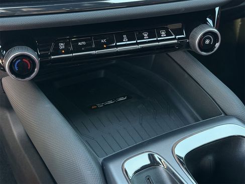 New 2026 Chevrolet Equinox EV RS image 17