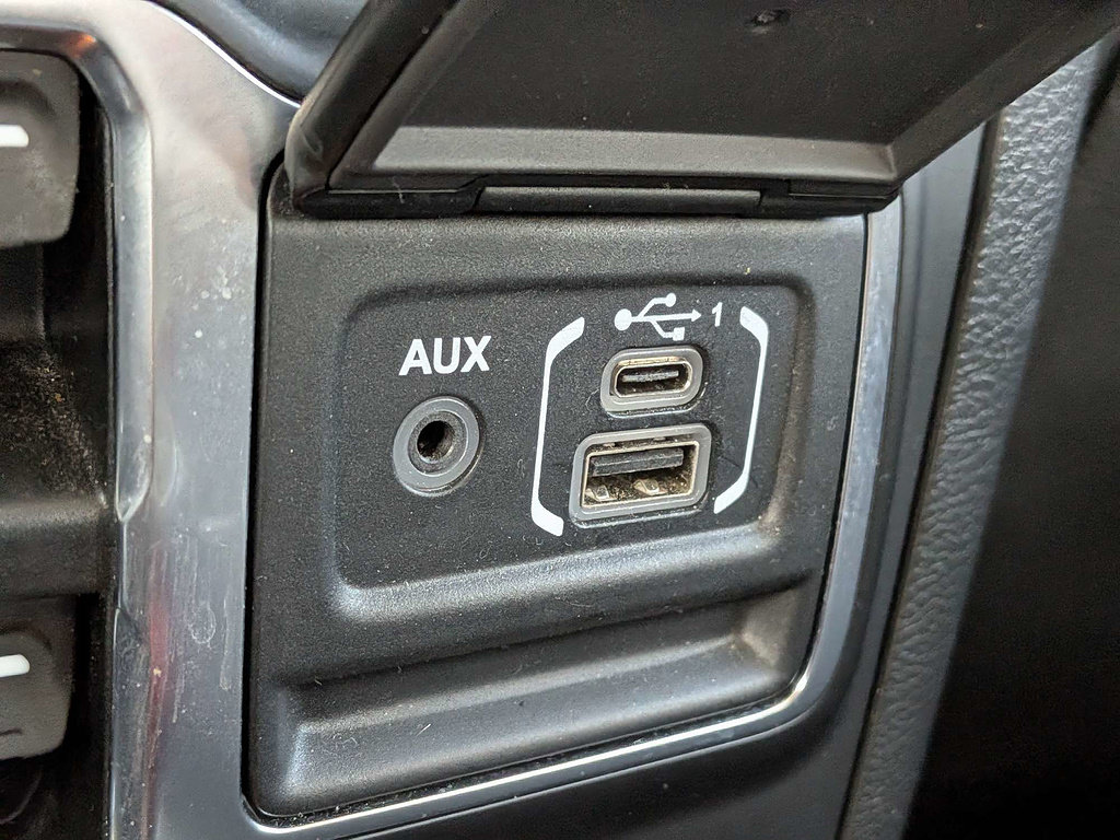 Used 2022 Jeep Gladiator Overland w/ LED Lighting Group AWD/4WD image 49