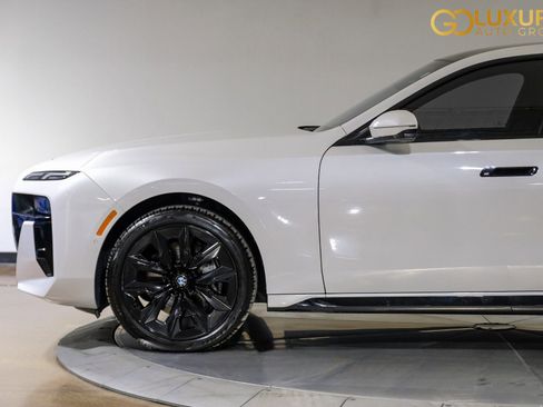 Used 2024 BMW 740i w/ Premium Package 2 image 17