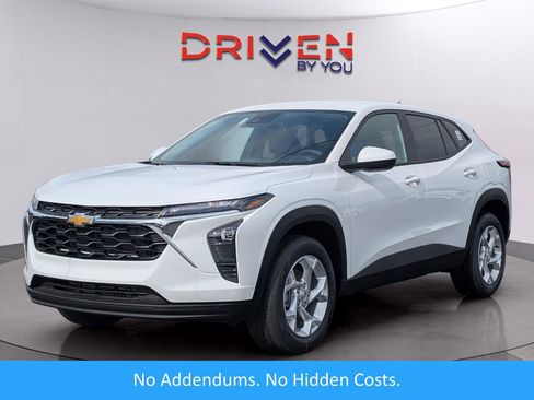 New 2026 Chevrolet Trax LS w/ LS Convenience Package FWD image 1