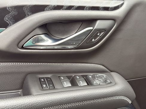 Used 2021 GMC Yukon Denali w/ Denali Premium Package image 11