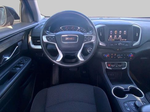 Used 2024 GMC Terrain SLE w/ Driver Convenience Package FWD image 6