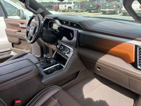 Used 2023 GMC Sierra 1500 Denali w/ Denali Reserve Package AWD/4WD image 21