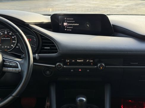 Used 2020 MAZDA MAZDA3 Hatchback image 20