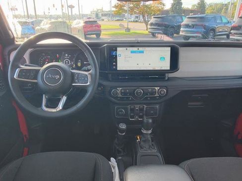 Used 2024 Jeep Wrangler Sahara image 22
