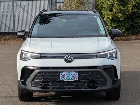 Used 2025 Volkswagen Taos SE image 8