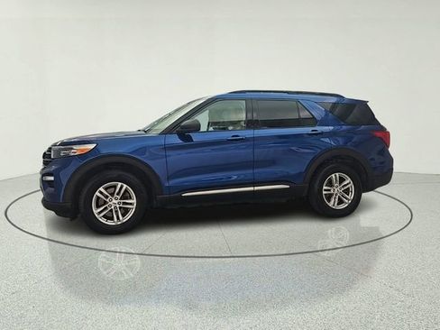 Used 2020 Ford Explorer XLT w/ Equipment Group 202A AWD/4WD image 3