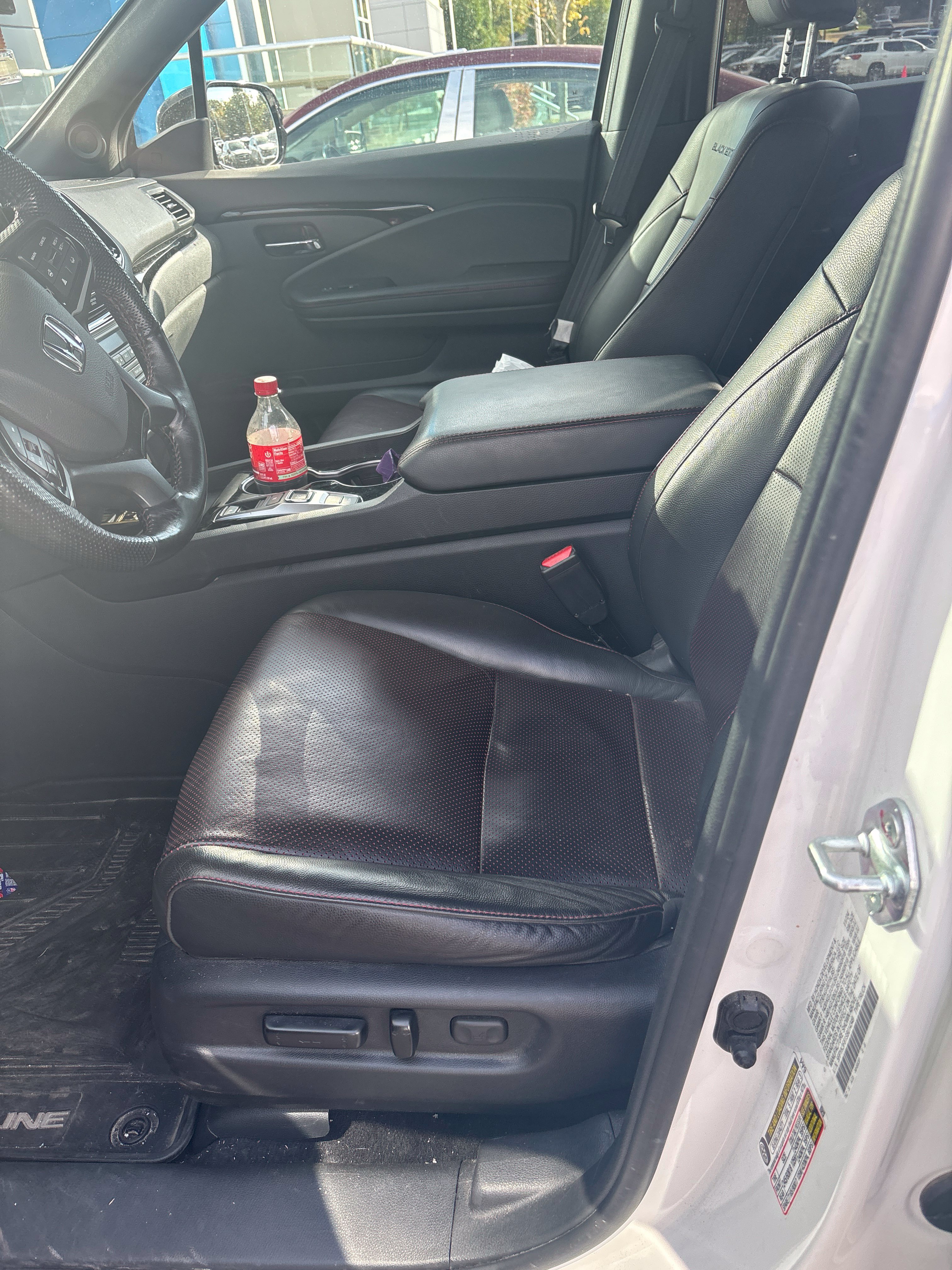 Used 2025 Honda Ridgeline Black Edition image 5