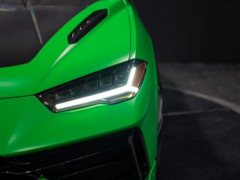 Used 2023 Lamborghini Urus Performante AWD/4WD image 39