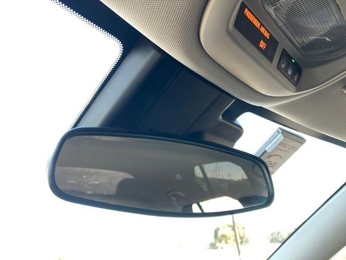 Used 2025 Chevrolet Trax LT w/ LT Convenience Package image 24