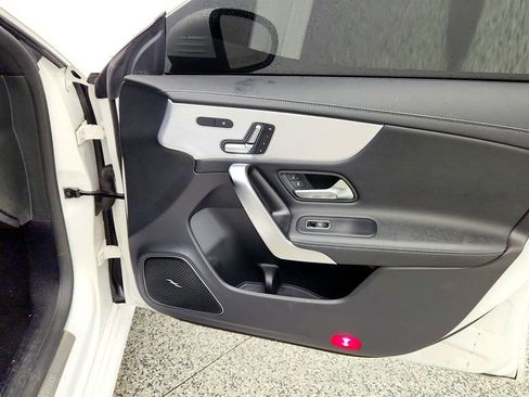 Used 2020 Mercedes-Benz CLA 250 4MATIC image 24