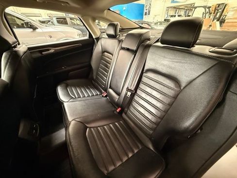 Used 2017 Ford Fusion SE w/ Fusion SE Technology Package FWD image 20
