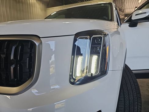 Certified 2023 Kia Telluride EX FWD image 34