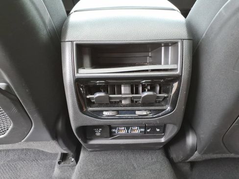 Used 2024 Jeep Grand Cherokee Limited 4xe AWD/4WD image 17