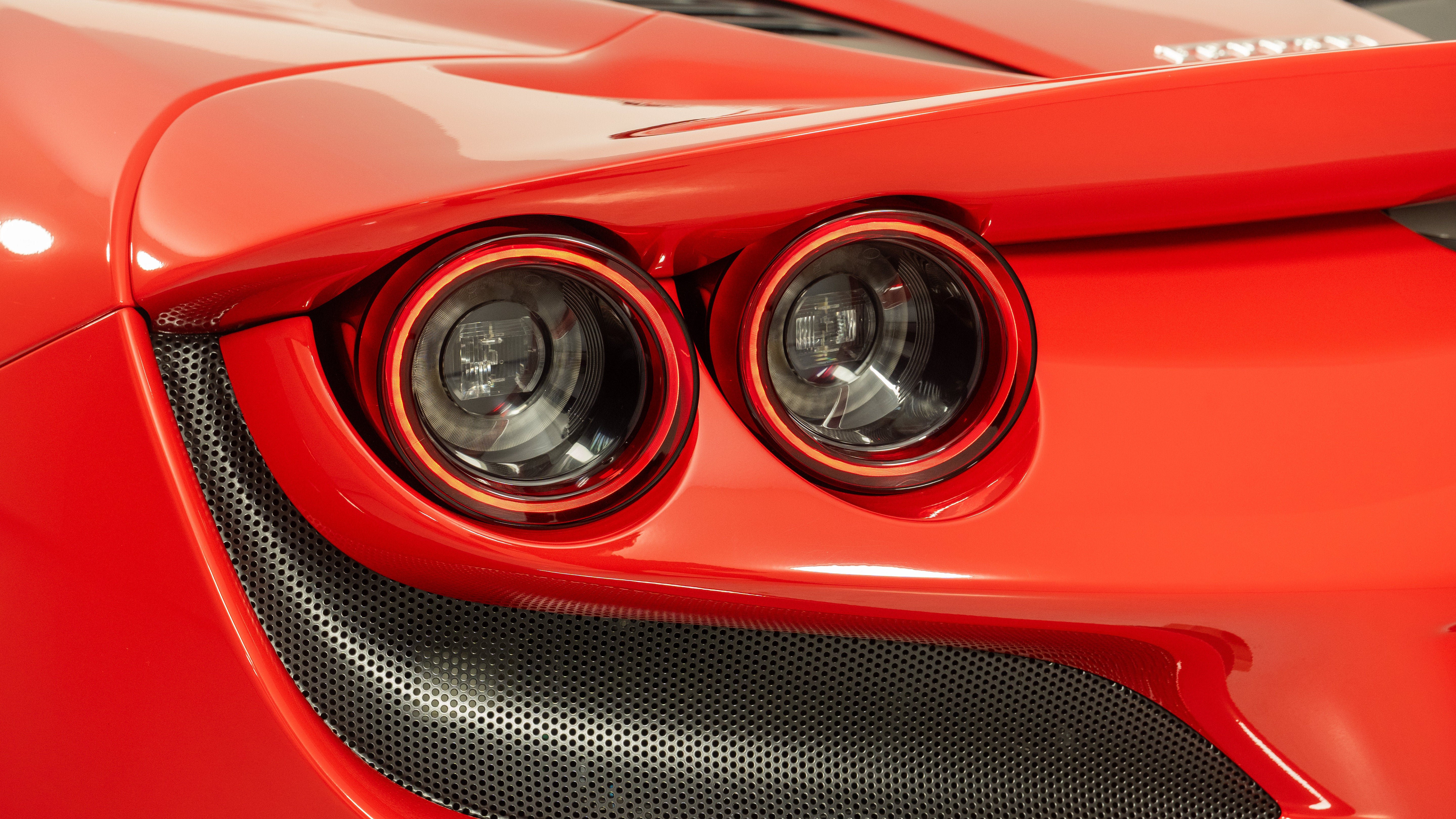 Certified 2021 Ferrari F8 Tributo RWD image 18
