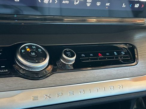 New 2026 Ford Expedition Platinum image 19