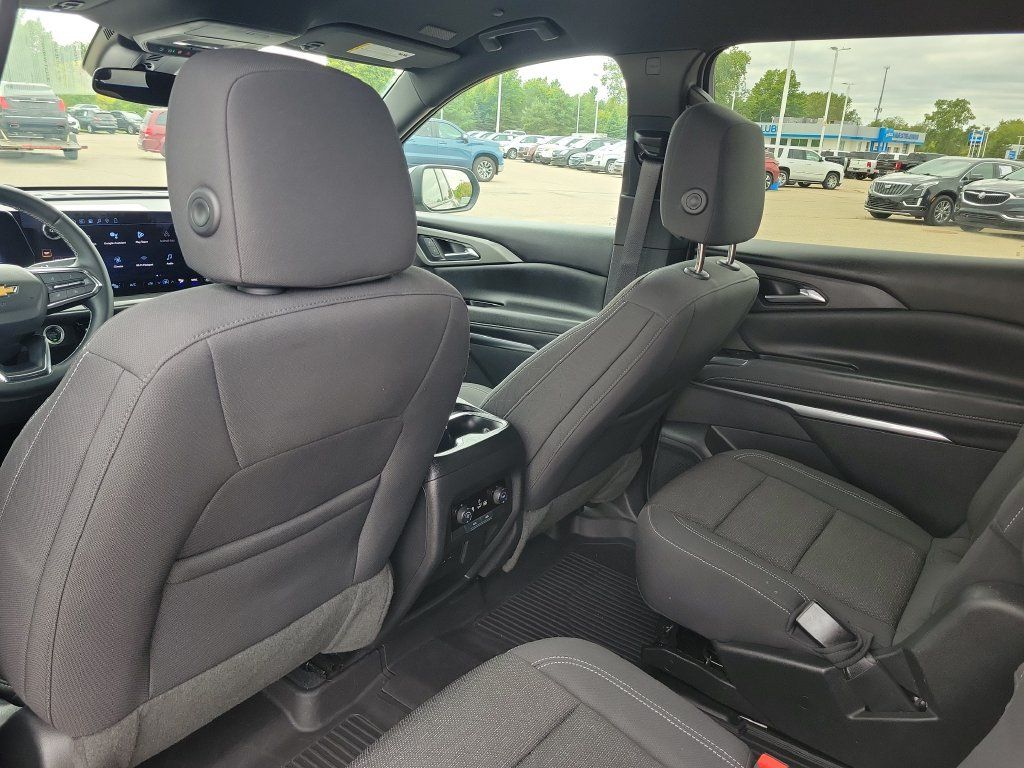 Used 2024 Chevrolet Traverse LT w/ Trailering Package AWD/4WD image 29