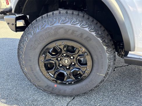 New 2025 Ford Bronco Badlands w/ Sasquatch Package image 11