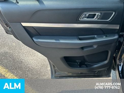 Used 2018 Ford Explorer XLT FWD image 24