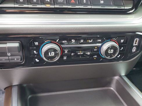 Used 2025 Chevrolet Silverado 2500 High Country w/ Technology Package image 28