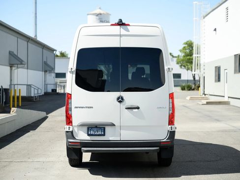 Used 2021 Mercedes-Benz Sprinter 2500 image 6