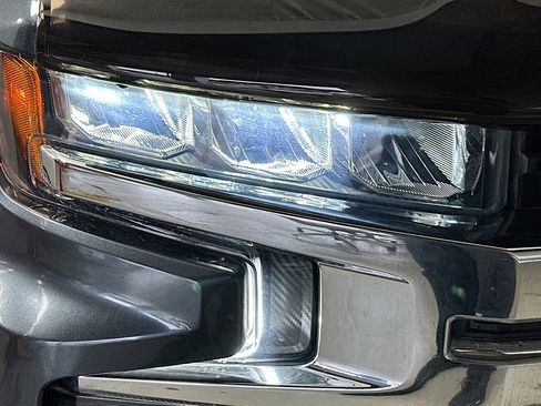 Used 2021 Chevrolet Silverado 1500 LT image 9