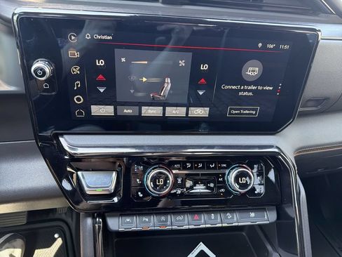 Used 2022 GMC Sierra 1500 AT4 w/ AT4 Premium Package AWD/4WD image 12