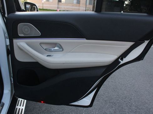 Used 2020 Mercedes-Benz GLE 350 4MATIC w/ Premium Package image 27