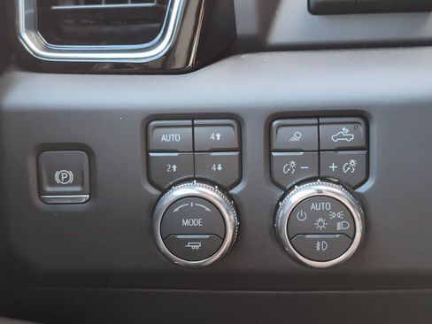 New 2026 GMC Sierra 2500 Denali w/ Denali Reserve Package AWD/4WD image 31