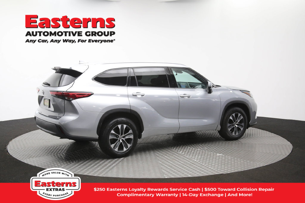 Used 2021 Toyota Highlander XLE FWD image 48