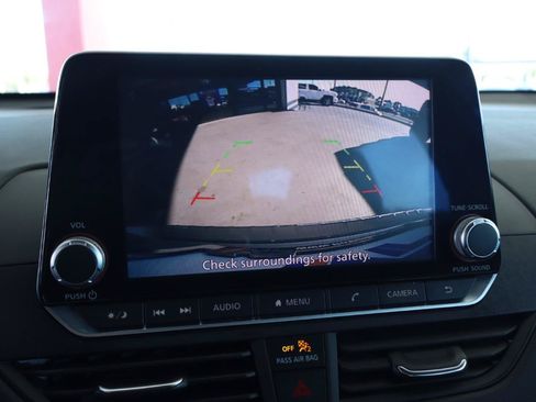 Used 2022 Nissan Altima 2.5 SV FWD image 25