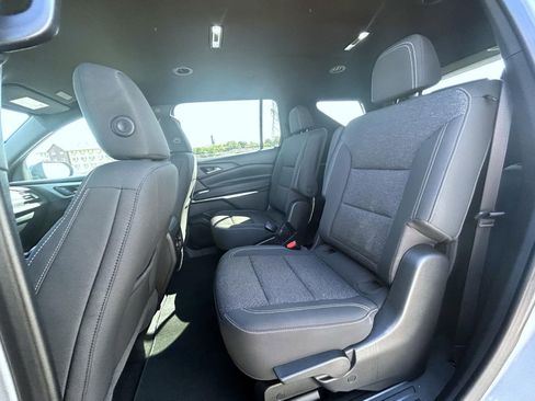 Used 2025 Chevrolet Traverse LT w/ Midnight/Sport Edition AWD/4WD image 20
