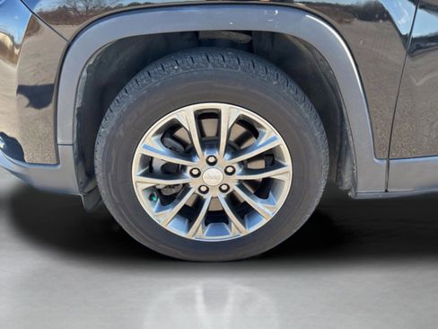 Used 2019 Jeep Cherokee Latitude Plus image 47