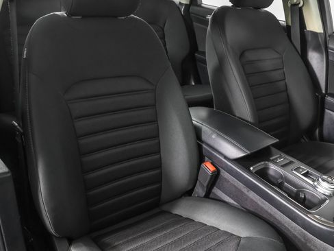 Used 2019 Ford Fusion SE image 45