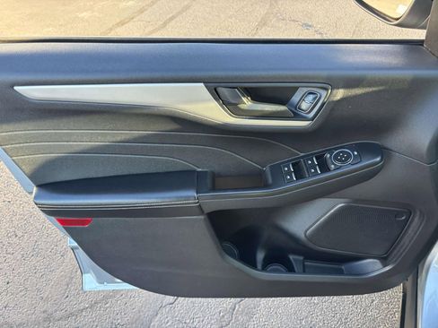 Certified 2022 Ford Escape SE w/ SE Sport Appearance Package image 13