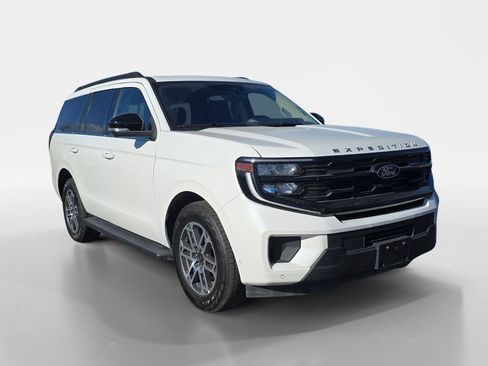 Used 2025 Ford Expedition Active image 9