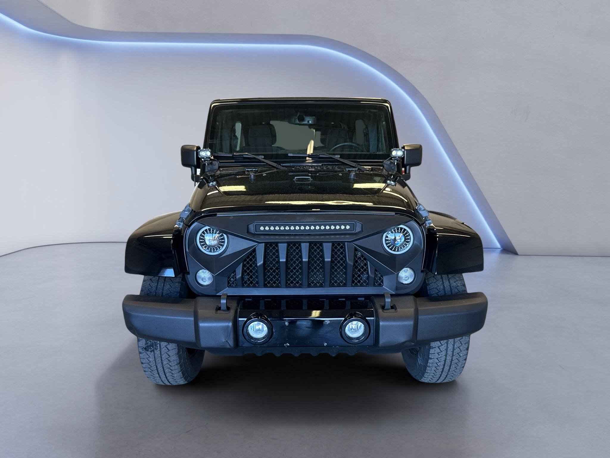 Used 2016 Jeep Wrangler Unlimited Sahara w/ Dual Top Group AWD/4WD image 2