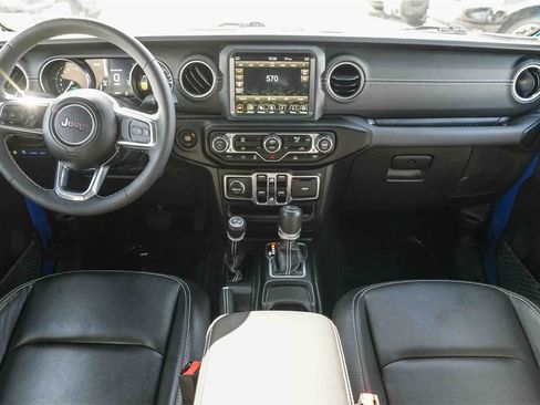 Used 2023 Jeep Wrangler Sahara image 11