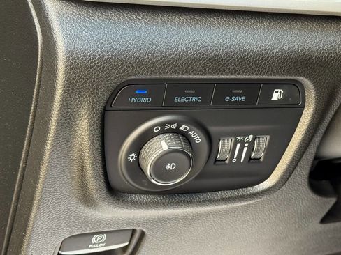 Used 2023 Jeep Grand Cherokee 4WD 4xe image 26