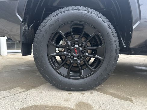 Used 2025 Toyota Tundra Limited w/ TRD Off-Road Package AWD/4WD image 35