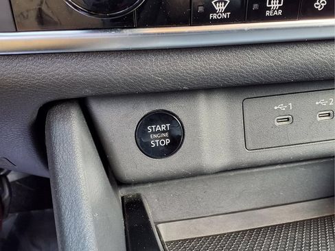 Used 2025 Nissan Rogue SV FWD image 14