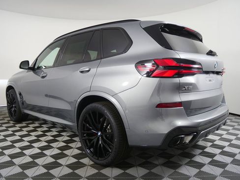Used 2026 BMW X5 xDrive40i w/ M Sport Package AWD/4WD image 5