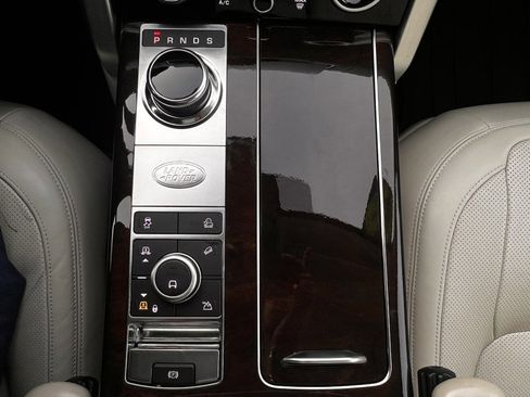 Used 2019 Land Rover Range Rover HSE image 32