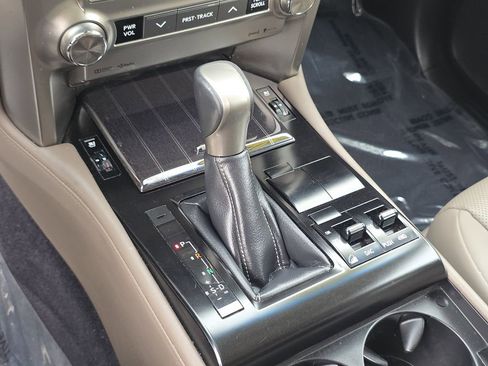 Used 2021 Lexus GX 460 Premium w/ Premium Package AWD/4WD image 25